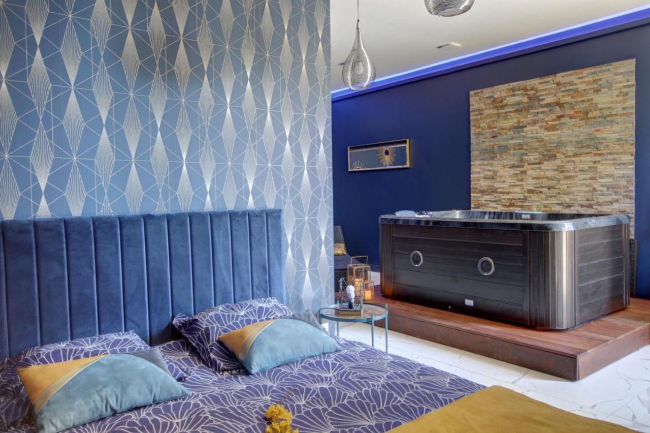 Le Breuil  Suite Blue Jacuzzi מראה חיצוני תמונה