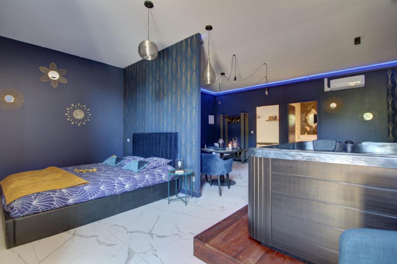 Le Breuil  Suite Blue Jacuzzi מראה חיצוני תמונה