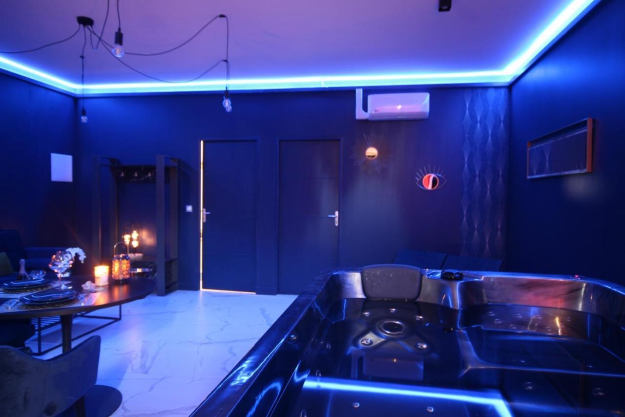 Le Breuil  Suite Blue Jacuzzi מראה חיצוני תמונה