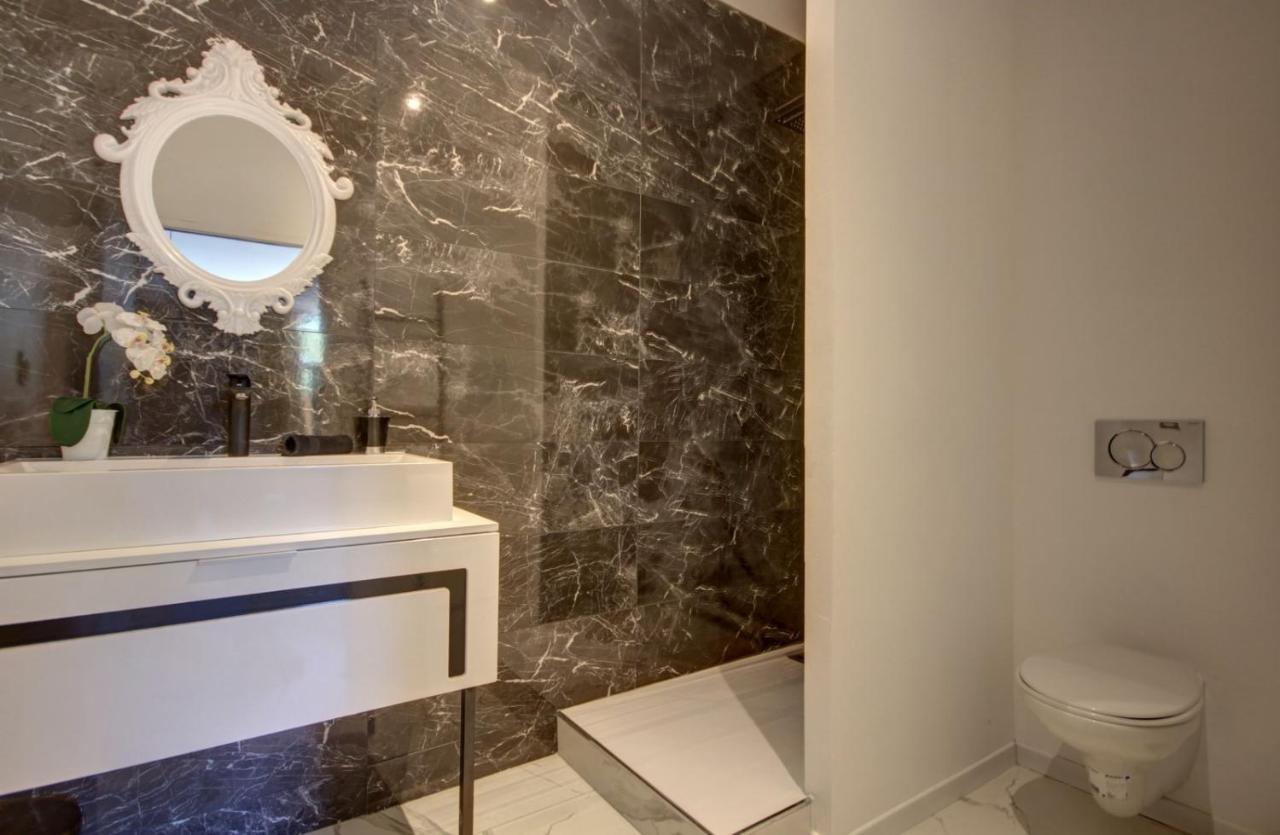 Le Breuil  Suite Blue Jacuzzi מראה חיצוני תמונה